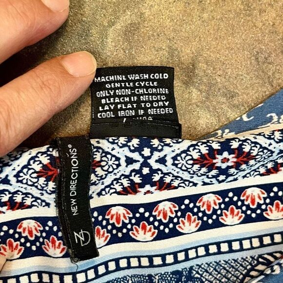 New Directions Floral Sleeveless Blouse Medium - Picture 9 of 9